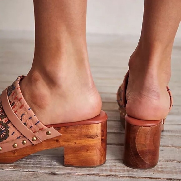 Free People Calabasas Kantha Platform Clogs Embroidered Stud Brown 8 - Picture 14 of 14